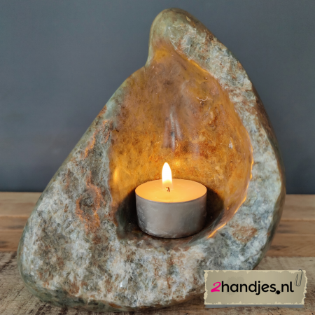 beeldhouwen-in-een-zachte-steen creatieve activiteit beeldhouwen in speksteen