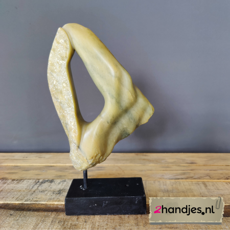 creatieve-workshop-speksteen-bewerken-beeld-maken beeldhouwen in speksteen zachte steen